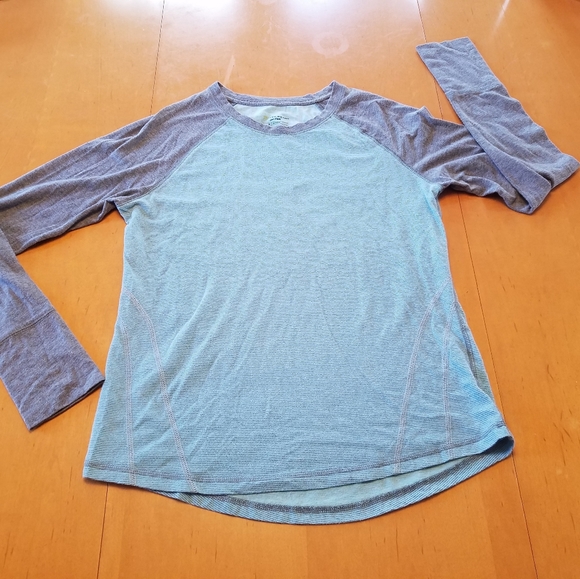 tek gear Tops - TEK GEAR DRY TEK long sleeve shirt. Gray color. Si